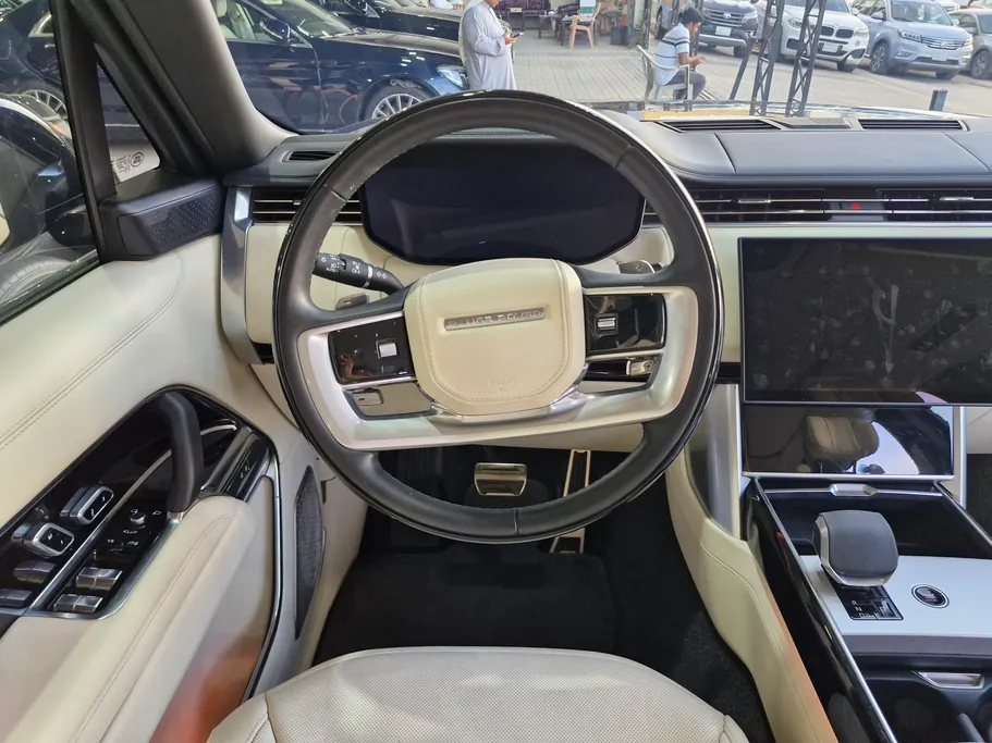 لاند روفر رنج روفر Autobiography  2024 