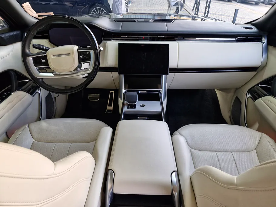 لاند روفر رنج روفر Autobiography  2024 