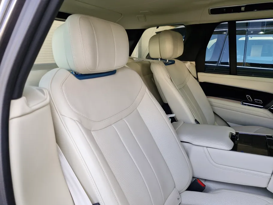 لاند روفر رنج روفر Autobiography  2024 