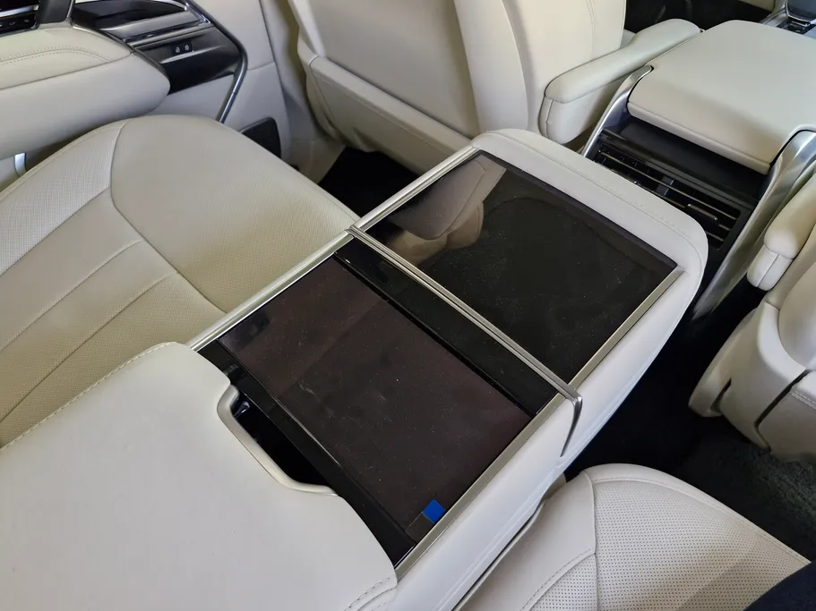 لاند روفر رنج روفر Autobiography  2024 