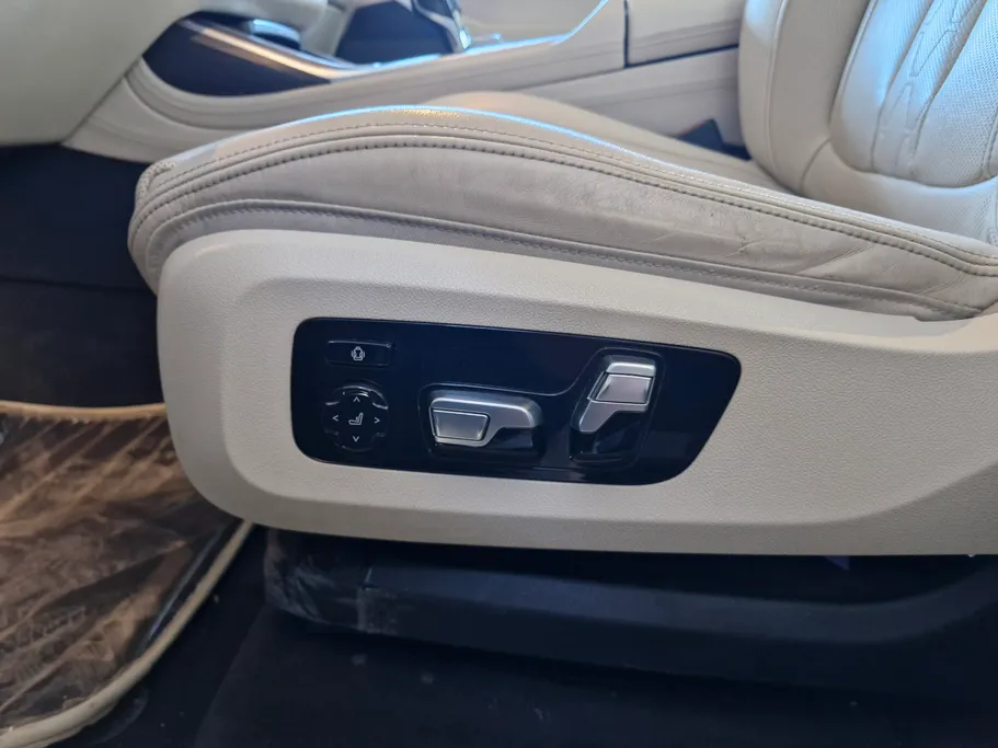 2019 BMW X Series 7 xDrive 50i 