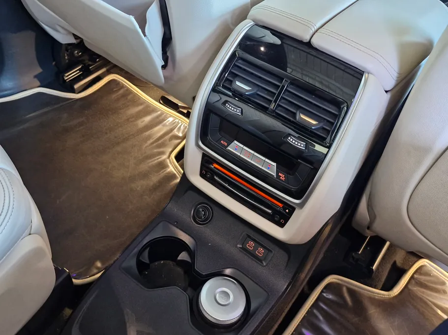 2019 BMW X Series 7 xDrive 50i 