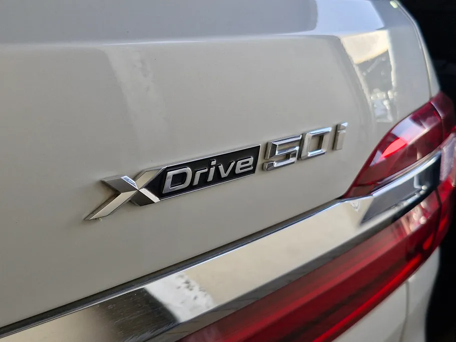 2019 BMW X Series 7 xDrive 50i 