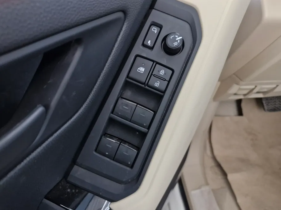 تويوتا لاندكروزر GXR1 2025 