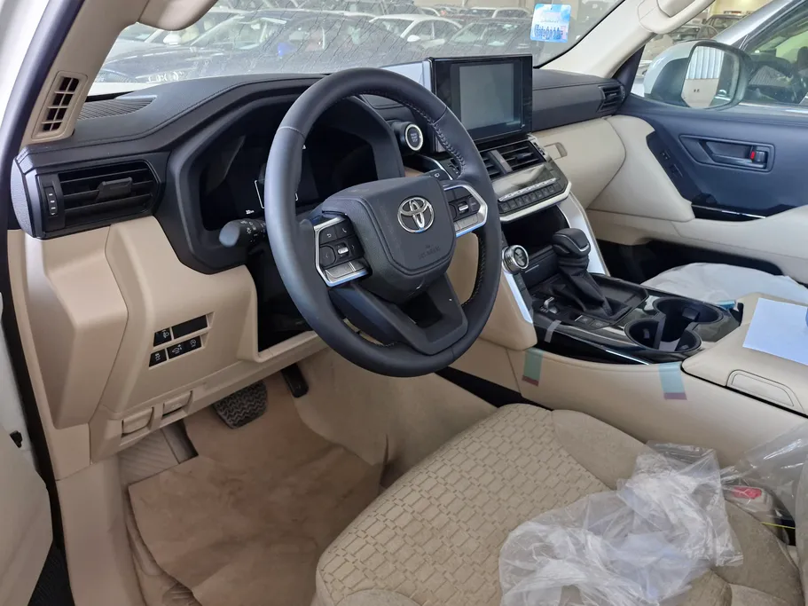 تويوتا لاندكروزر GXR1 2025 