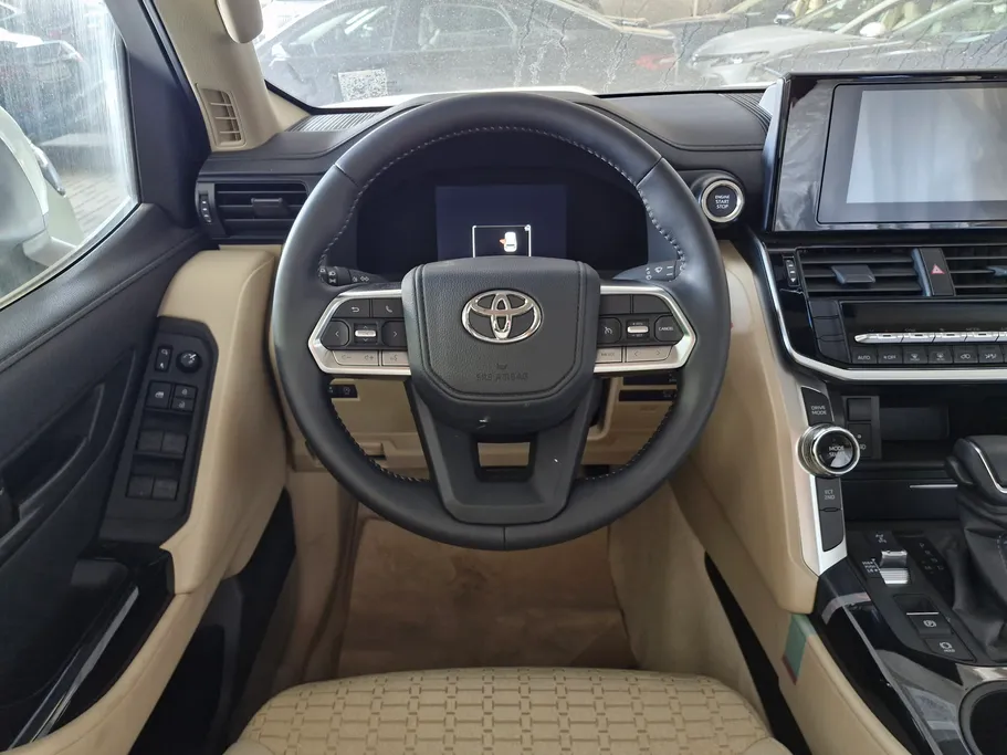 تويوتا لاندكروزر GXR1 2025 