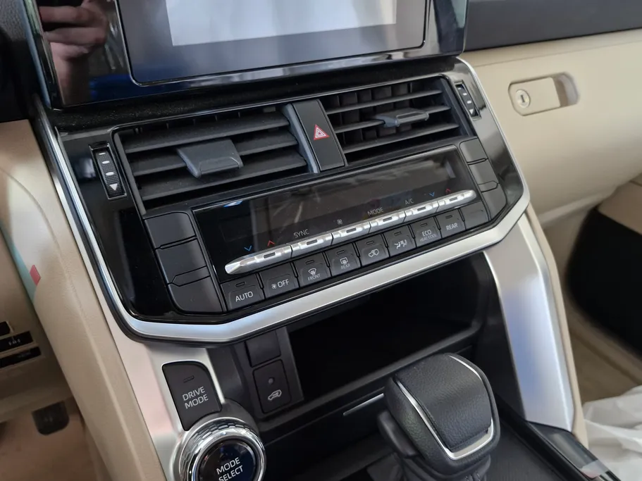 تويوتا لاندكروزر GXR1 2025 