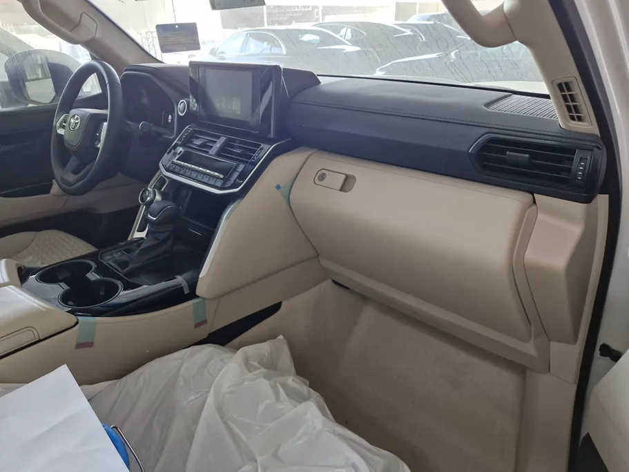 تويوتا لاندكروزر GXR1 2025 