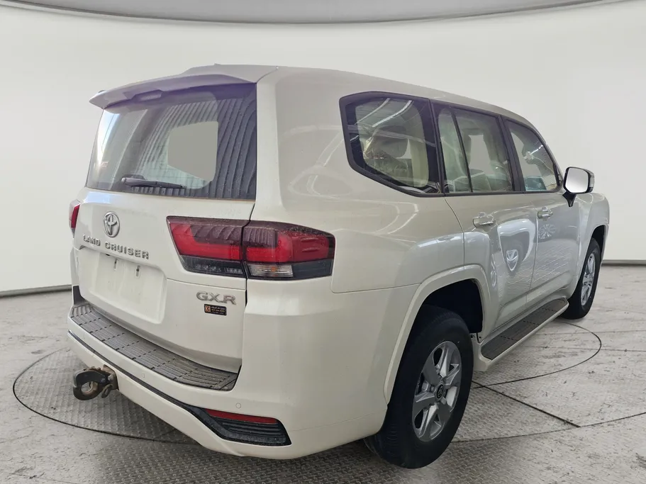 2025 Toyota Land Cruiser GXR 