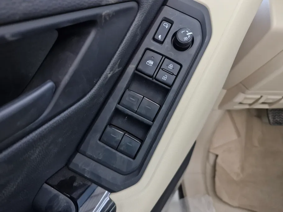 تويوتا لاندكروزر GXR1 2025 