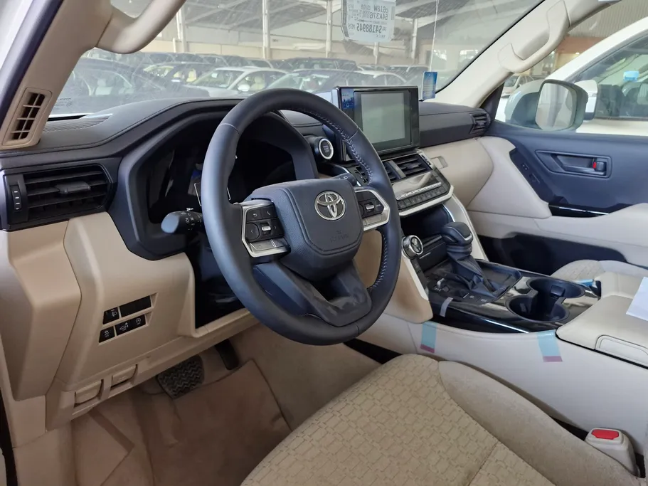 تويوتا لاندكروزر GXR1 2025 