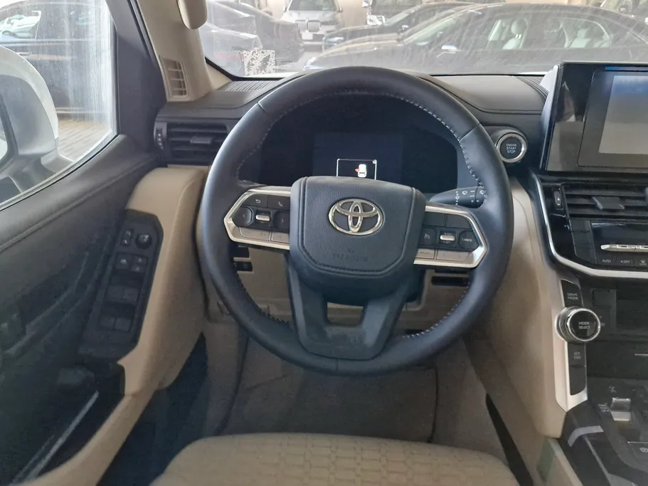 تويوتا لاندكروزر GXR1 2025 