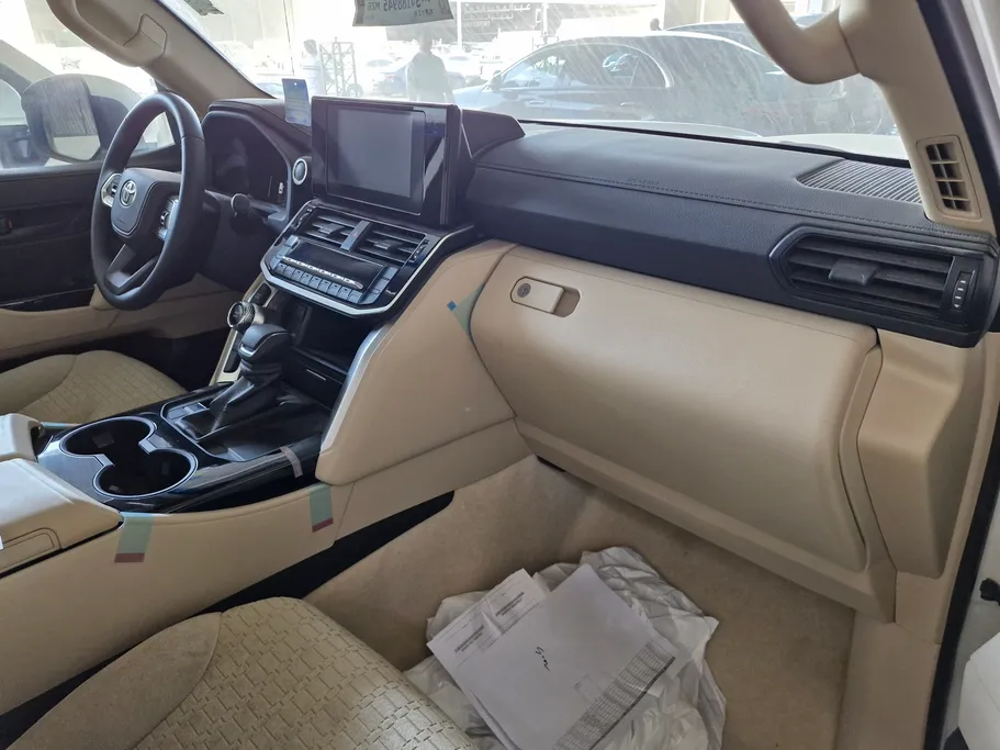 تويوتا لاندكروزر GXR1 2025 