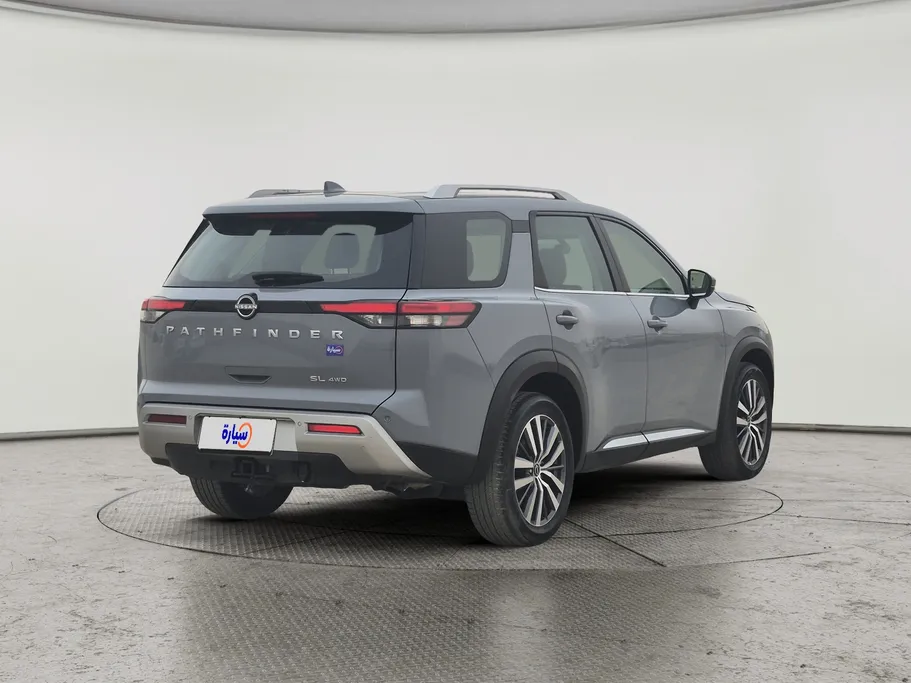 2022 Nissan Pathfinder SL 
