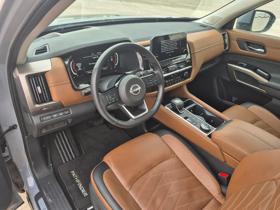 2022 Nissan Pathfinder SL 