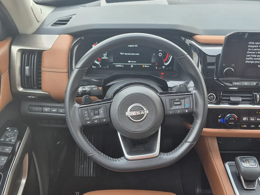 2022 Nissan Pathfinder SL 