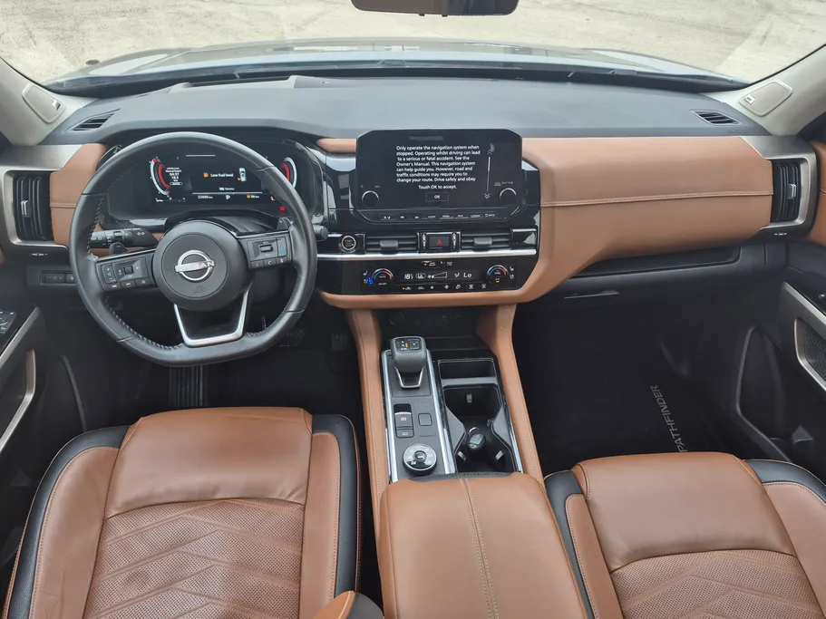 2022 Nissan Pathfinder SL 