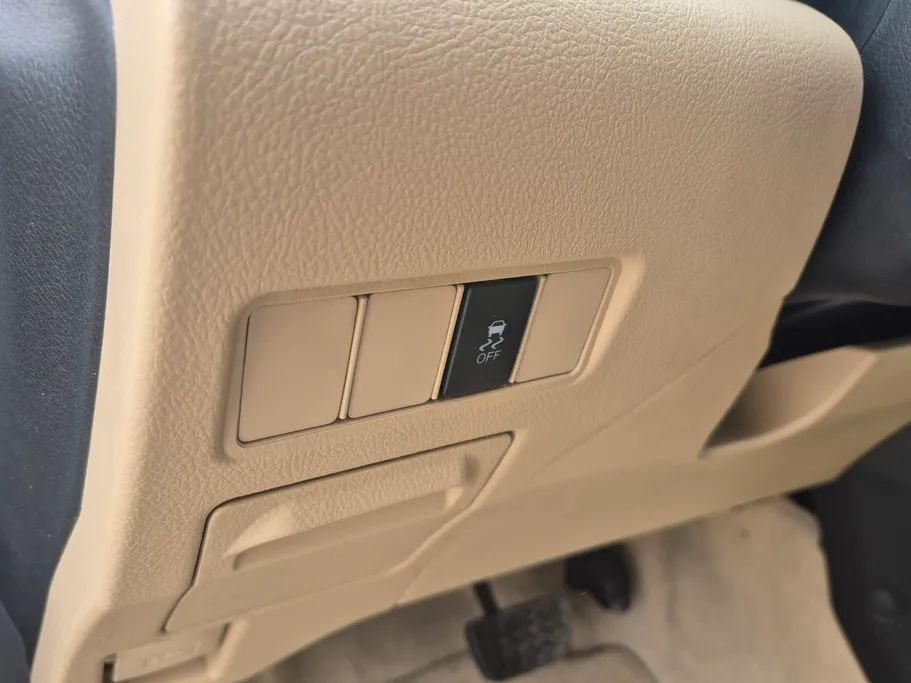 تويوتا يارس Y 2022 