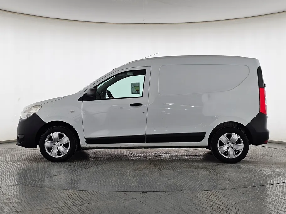 2021 Renault Docker Van بضاعة 