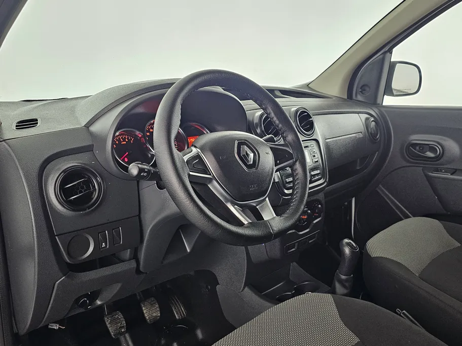 2021 Renault Docker Van بضاعة 