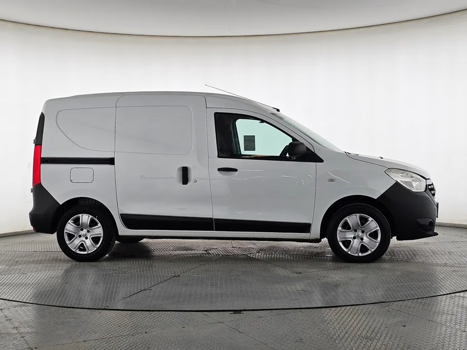 2021 Renault Docker Van بضاعة 