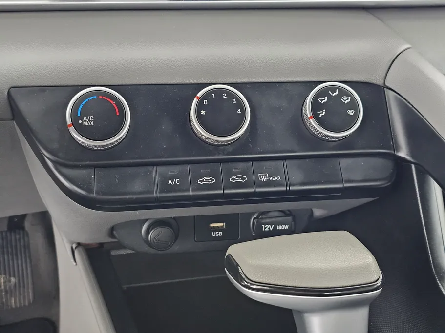 2023 Hyundai Elantra Fleet 