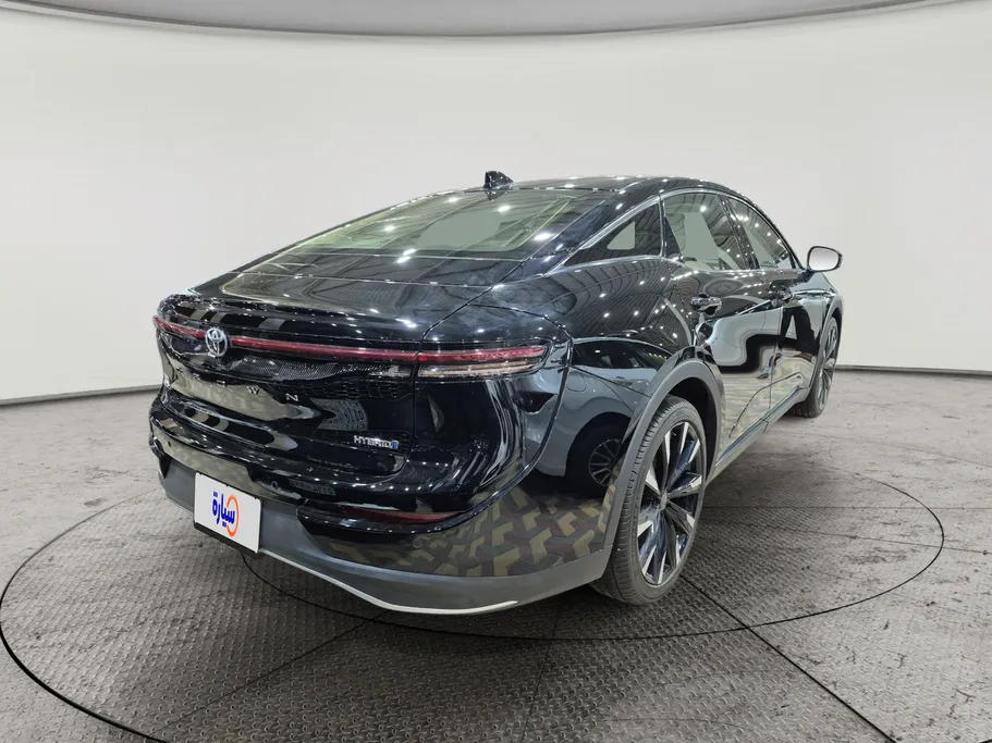 تويوتا كراون Majesta 2023 