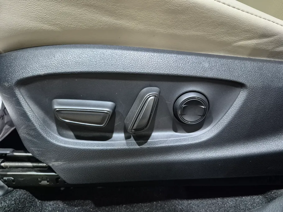 تويوتا كراون Majesta 2023 