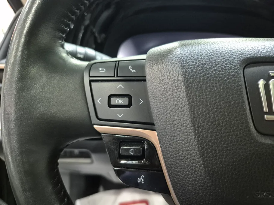 تويوتا كراون Majesta 2023 