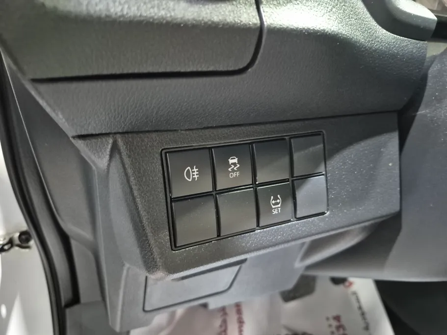 تويوتا يارس Y 2023 