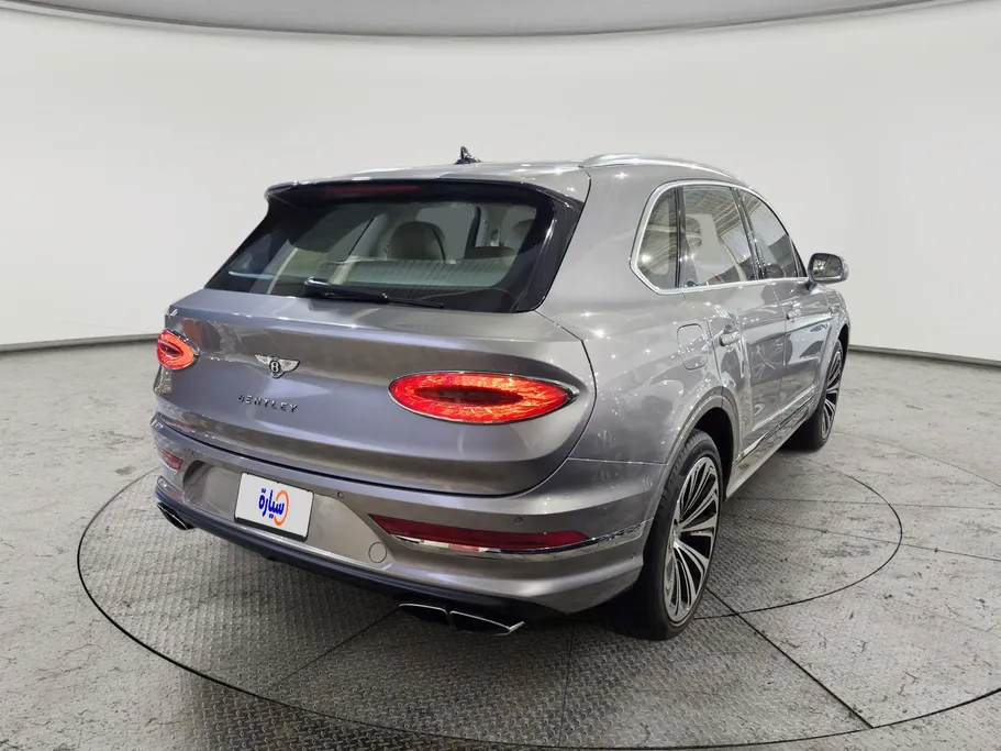 بنتلي بينتايجا  2022 