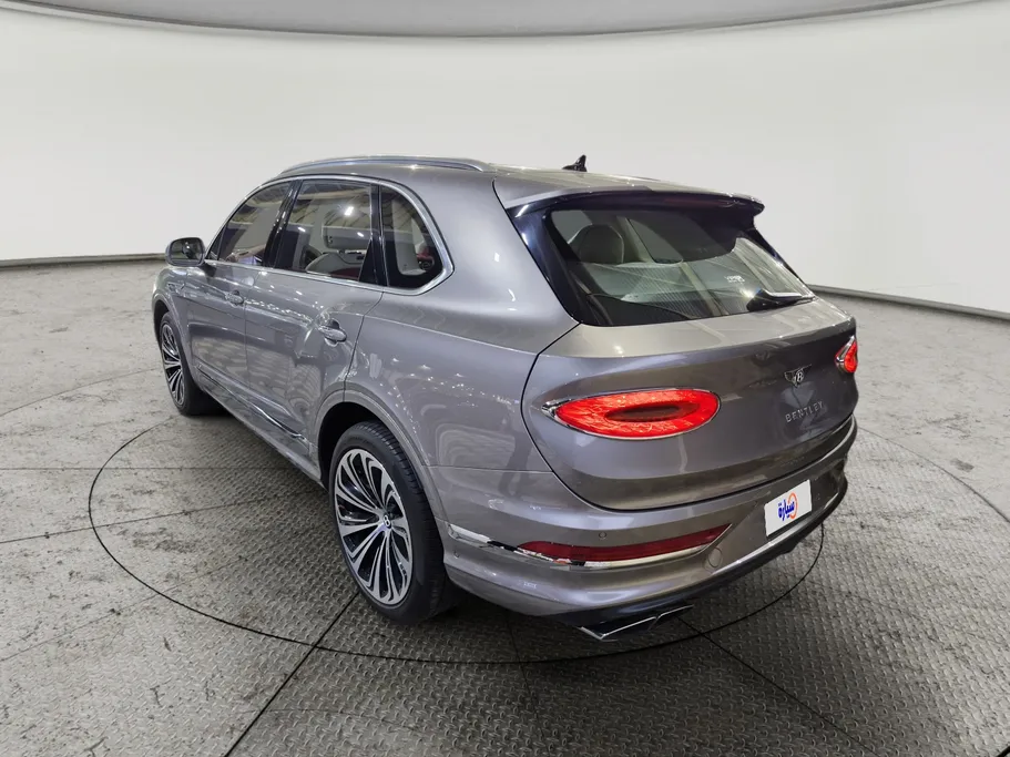 بنتلي بينتايجا  2022 