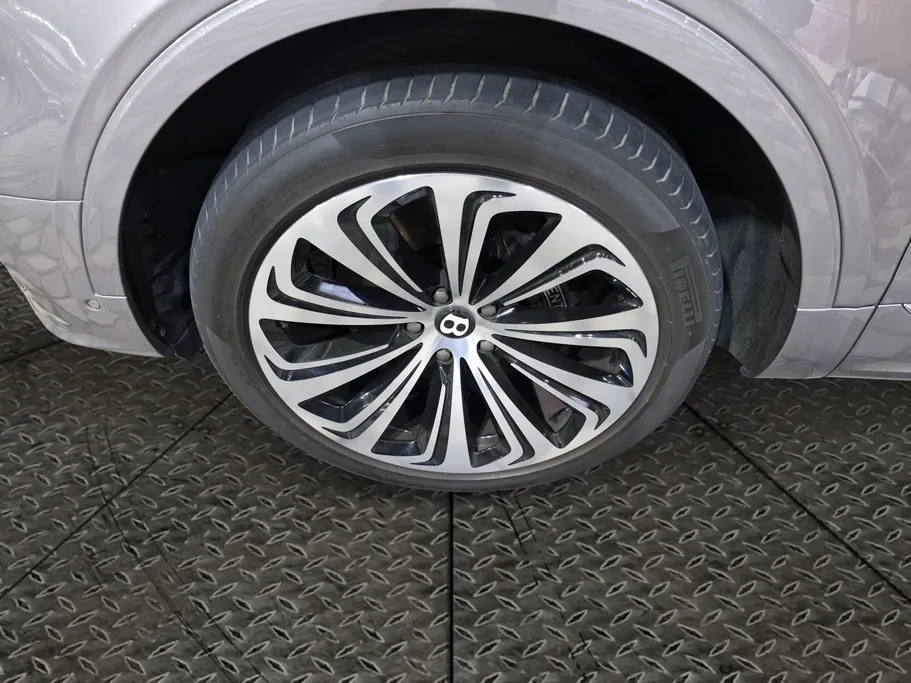 بنتلي بينتايجا  2022 