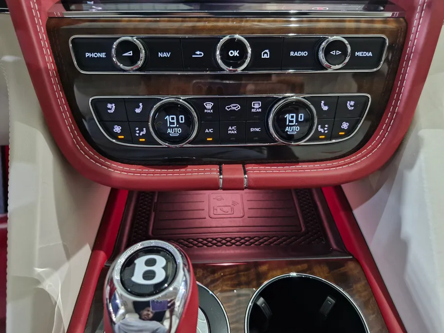 بنتلي بينتايجا  2022 