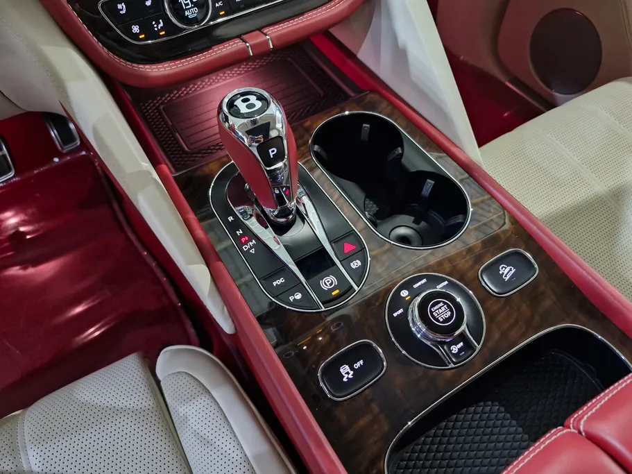 بنتلي بينتايجا  2022 