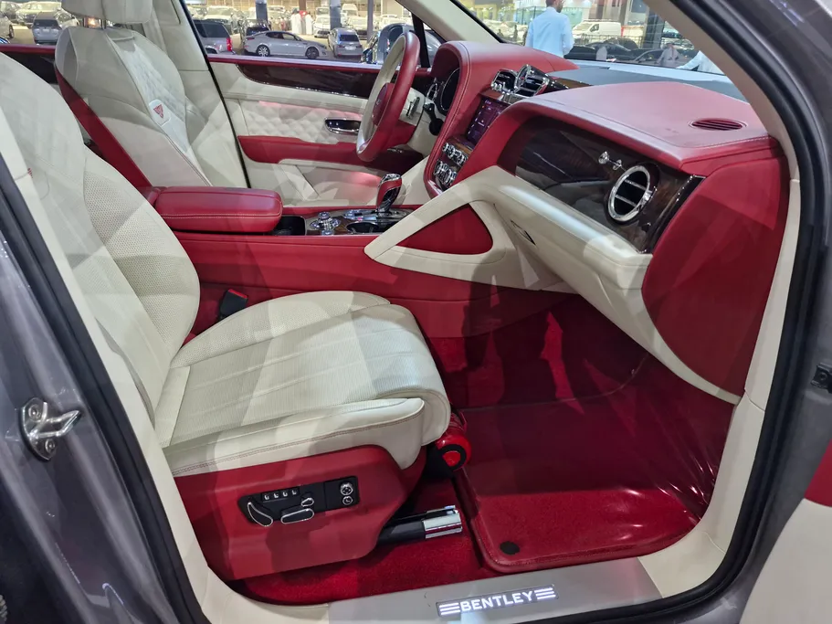 بنتلي بينتايجا  2022 