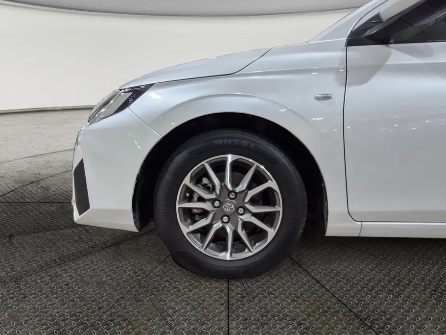 2023 Toyota Yaris  Y 