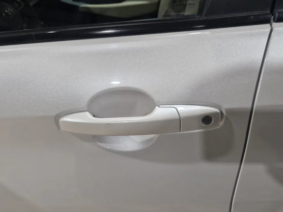 2023 Toyota Yaris  Y 