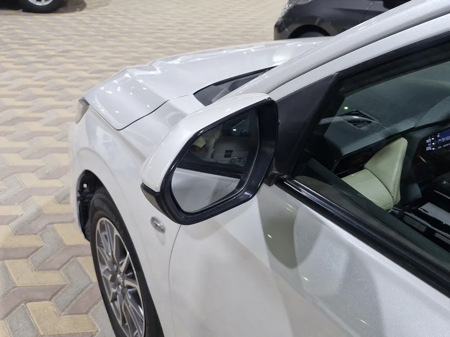 2023 Toyota Yaris  Y 