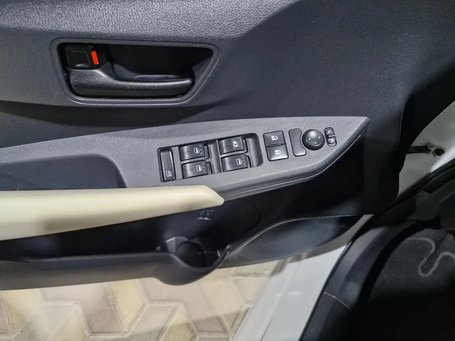 2023 Toyota Yaris  Y 