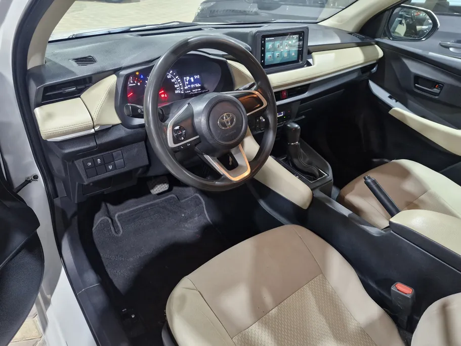 2023 Toyota Yaris  Y 