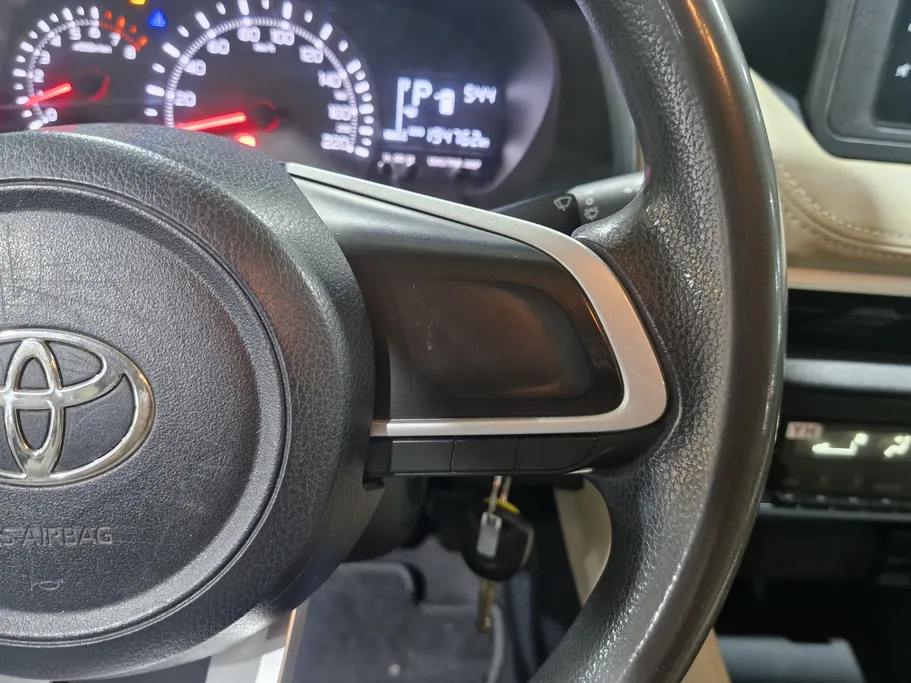 2023 Toyota Yaris  Y 