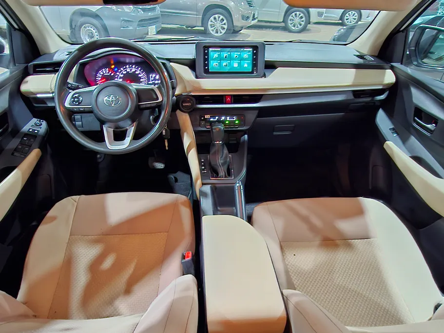 2023 Toyota Yaris  Y 