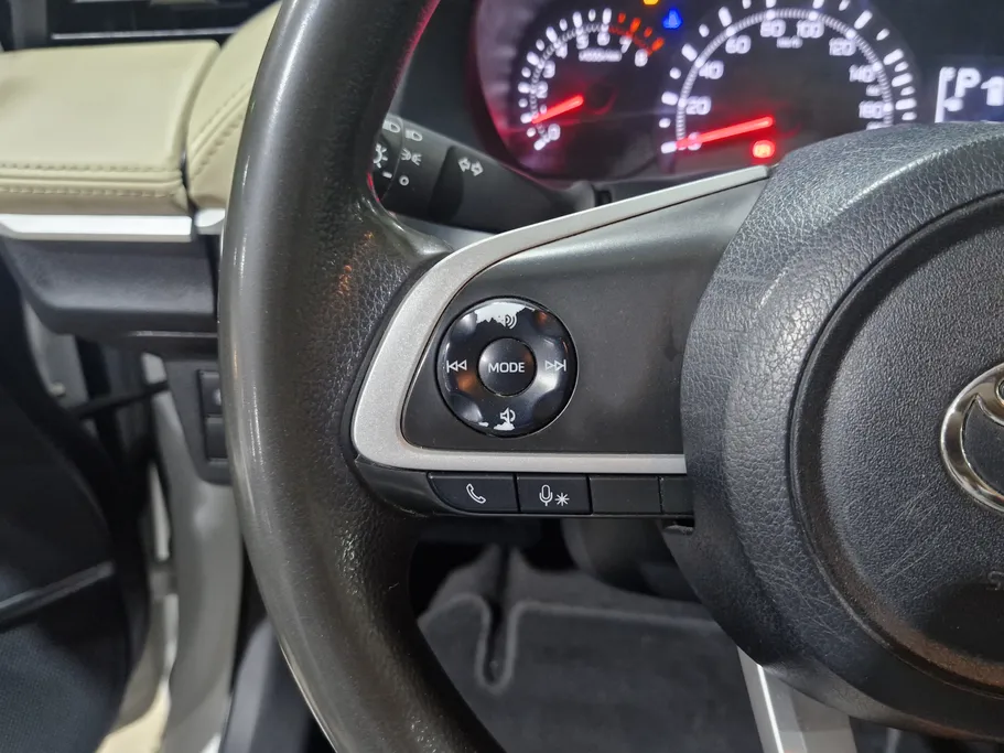 2023 Toyota Yaris  Y 