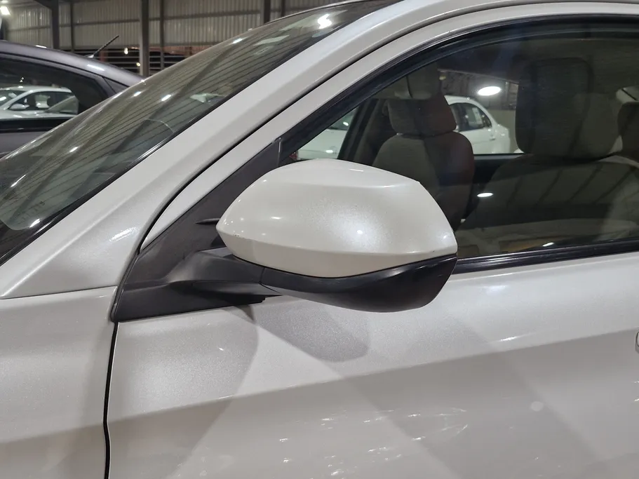 2023 Toyota Yaris  Y 