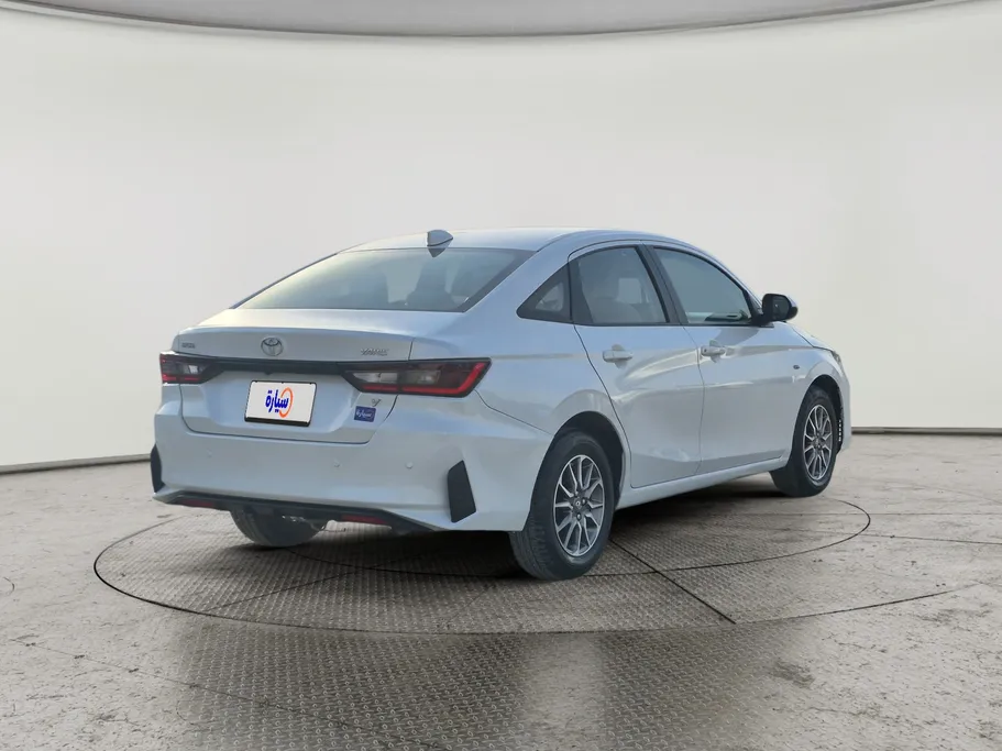 2023 Toyota Yaris  Y 