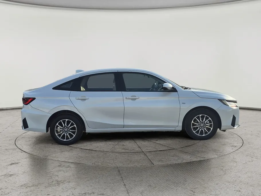 2023 Toyota Yaris  Y 