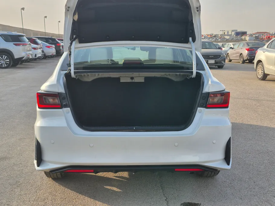 تويوتا يارس Y 2023 