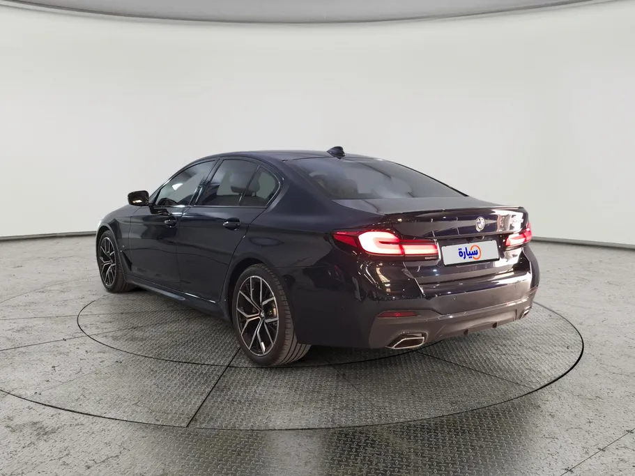 بي ام دبليو الفئة الخامسة 530i 2023 