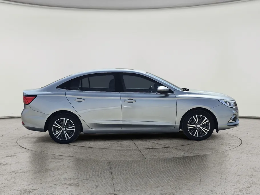 2023 ام جي 5 LUX 